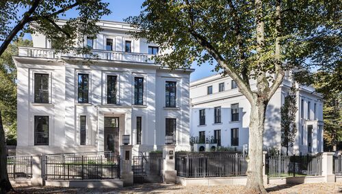 To moderne hus.